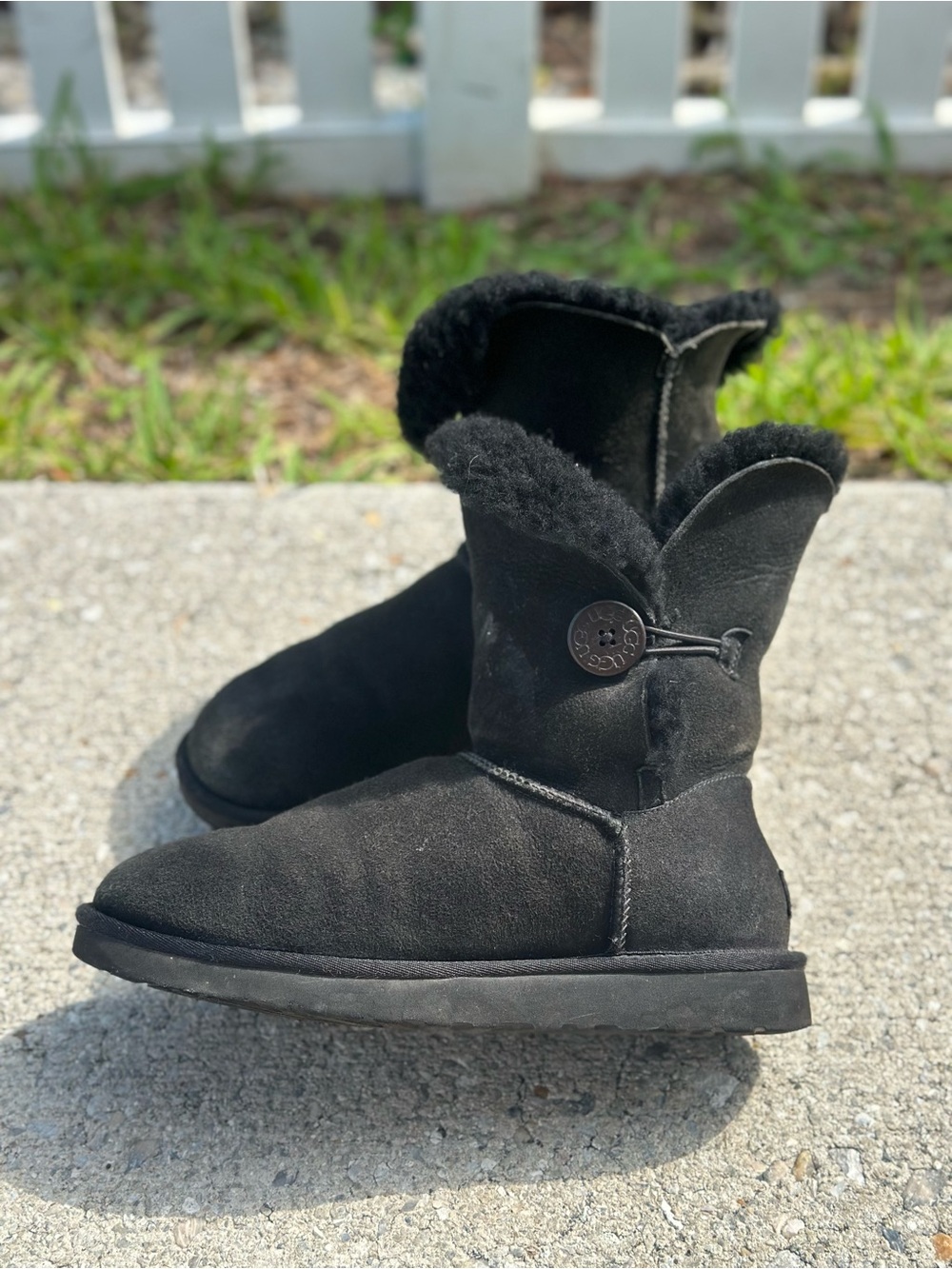 UGG Australia Bailey Button Boot Genuine Shearling